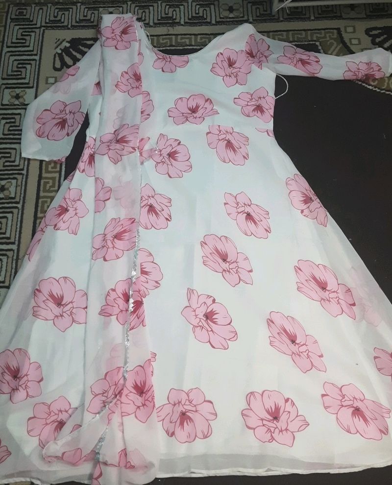 New💥beautiful Gown With Dupatta