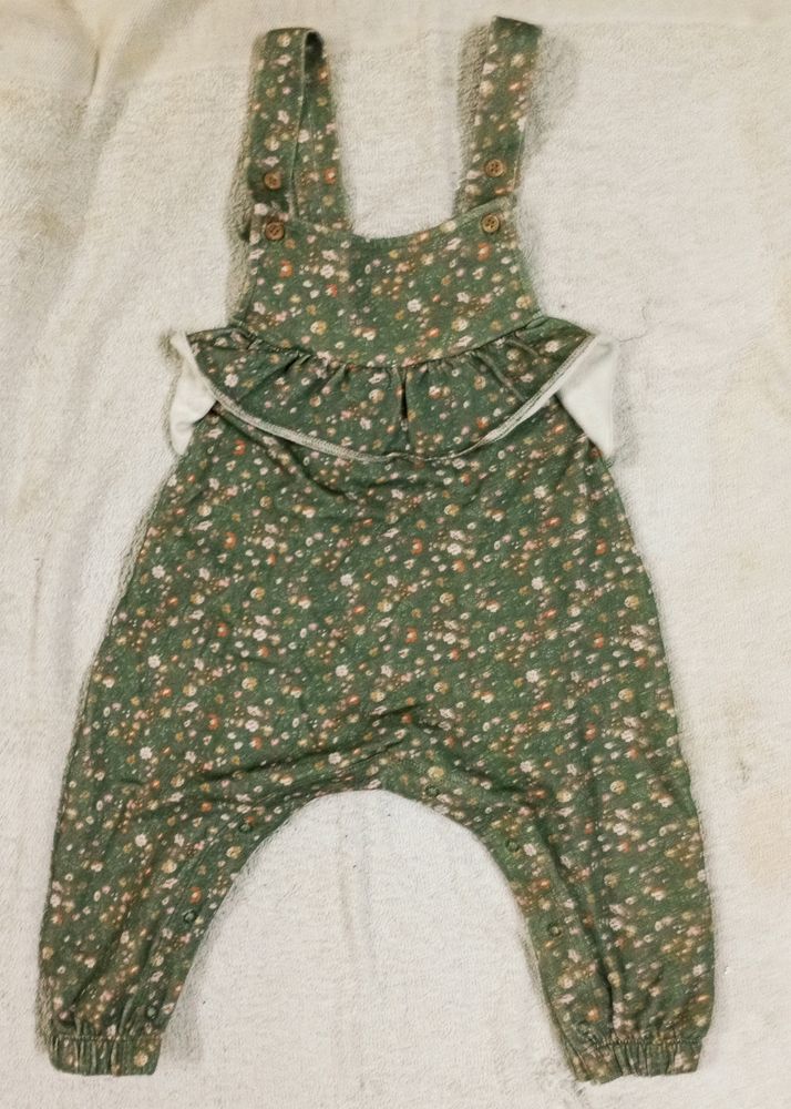 BABY GIRL&#39;S ROMPER AND JUMPSUITS