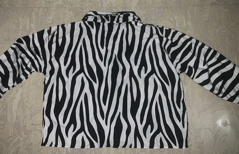 ZARA Zebra Print Baggy Crop Shirt Long Sleeve