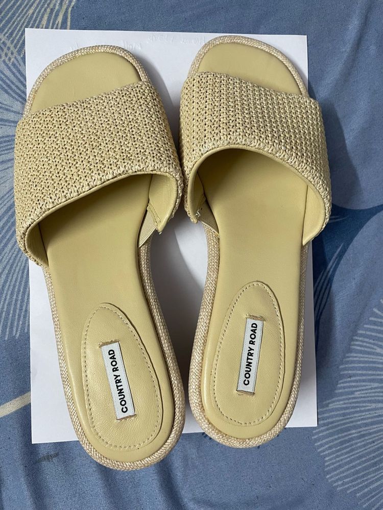 Country Road Woven Slides - Size 41