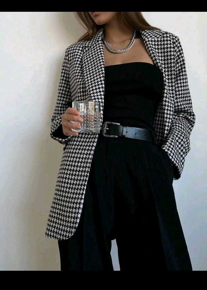 Houndstooth Blazer - Stylish &amp; Chic