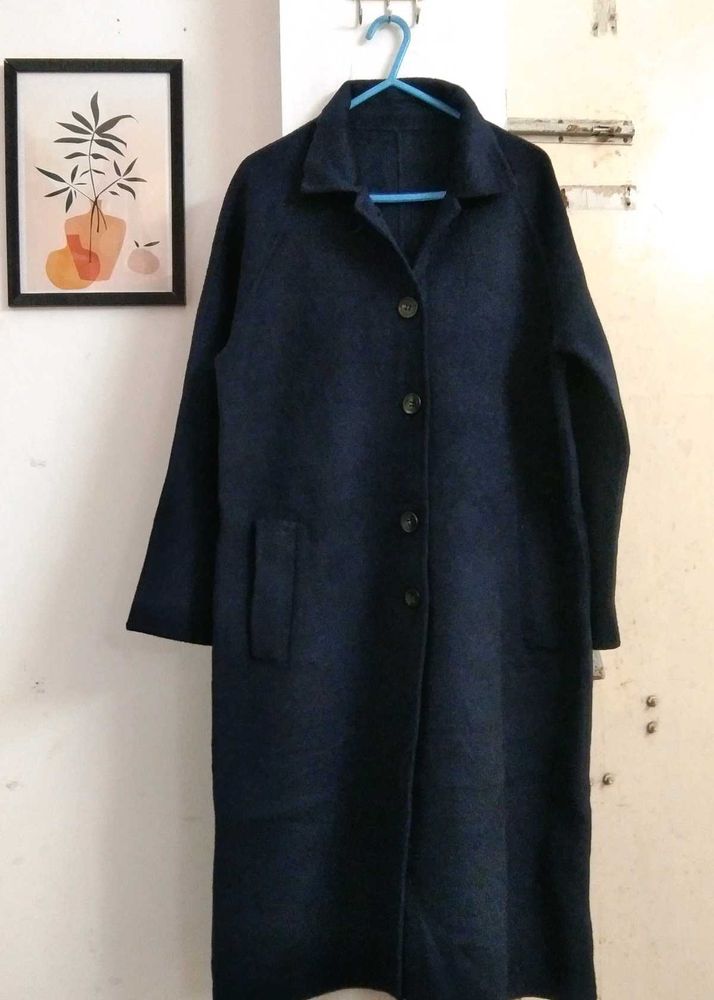 Elegant Navy Blue Coat 🌨️