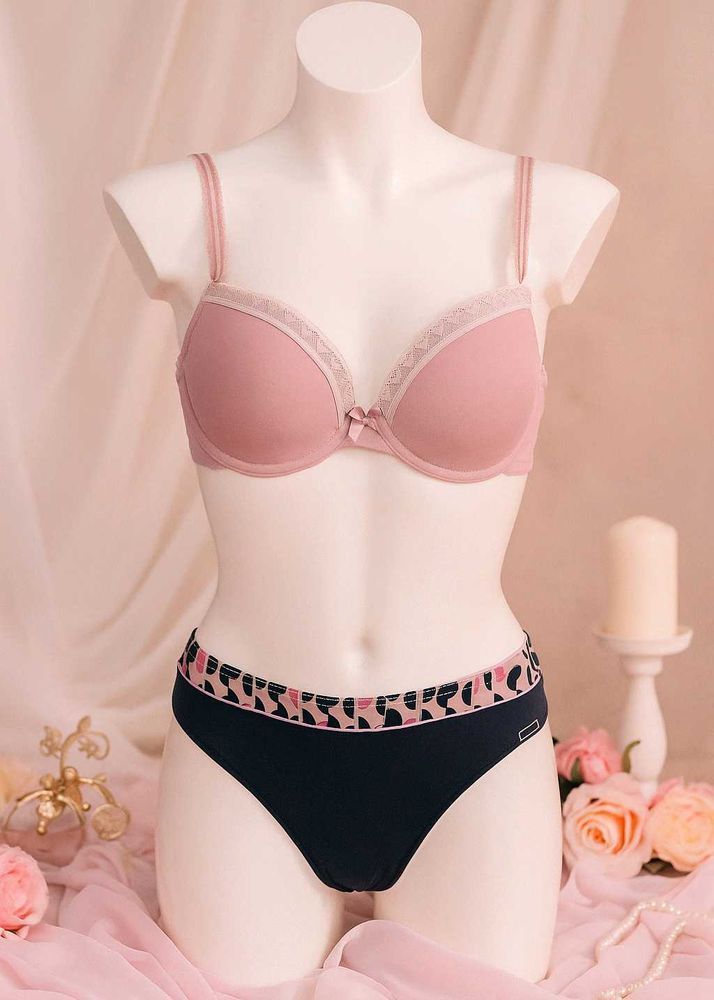 🇳🇿💫💗Pink Bra &amp; Panty Set