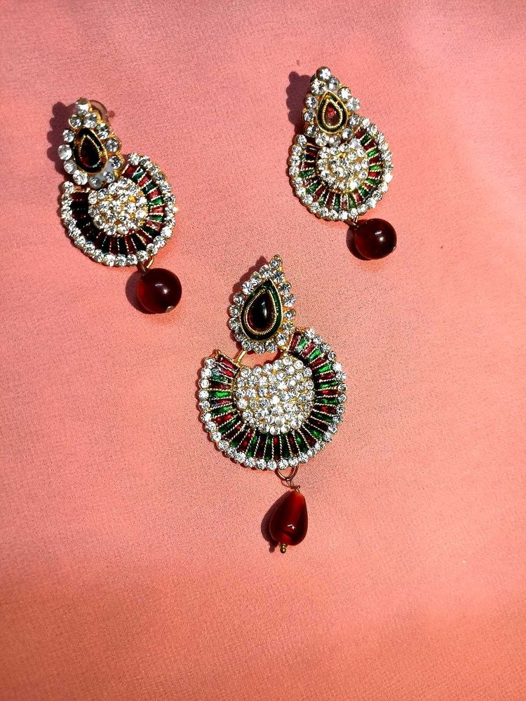 TRADITIONAL ALLOYE LOCKET SET