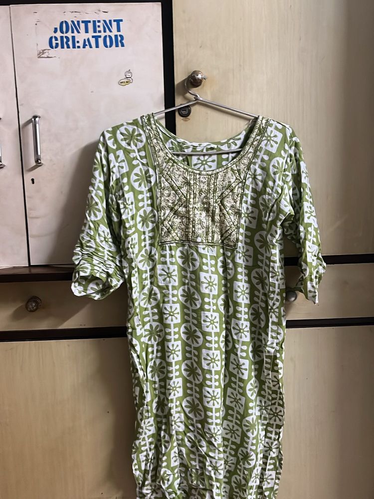 Green Kurti