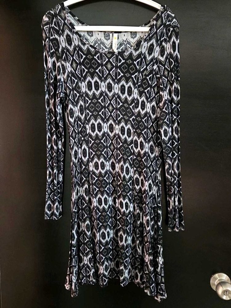 Patterned Long Sleeve Dress