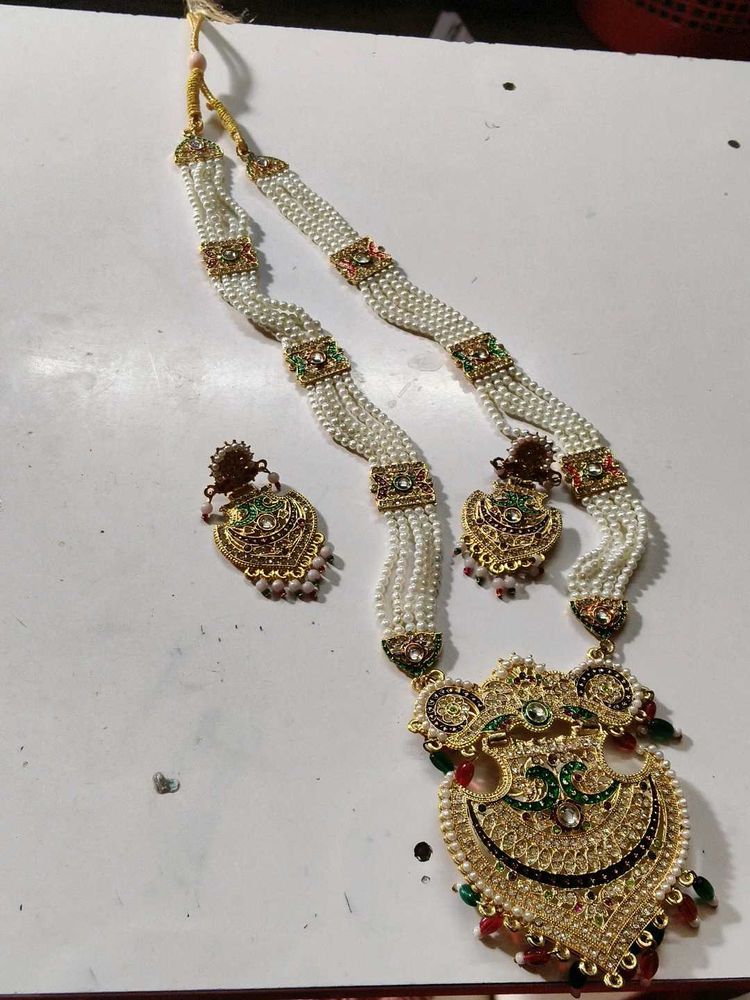 Elegant Pearl Necklace Set