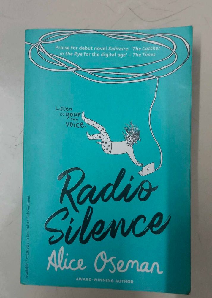 Radio Silence - Alice Oseman(Netflix Heartstopper)