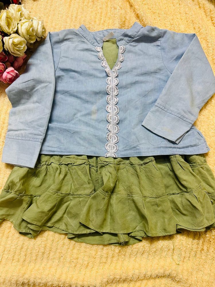 Blue, green colour skirt, stylish top