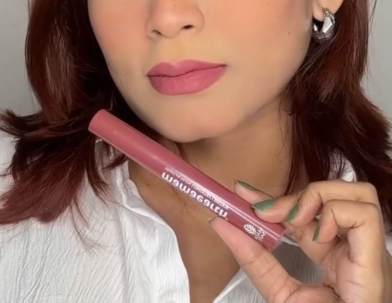 Mamaearth Moisture Matte Lipstick - Carnation Nude