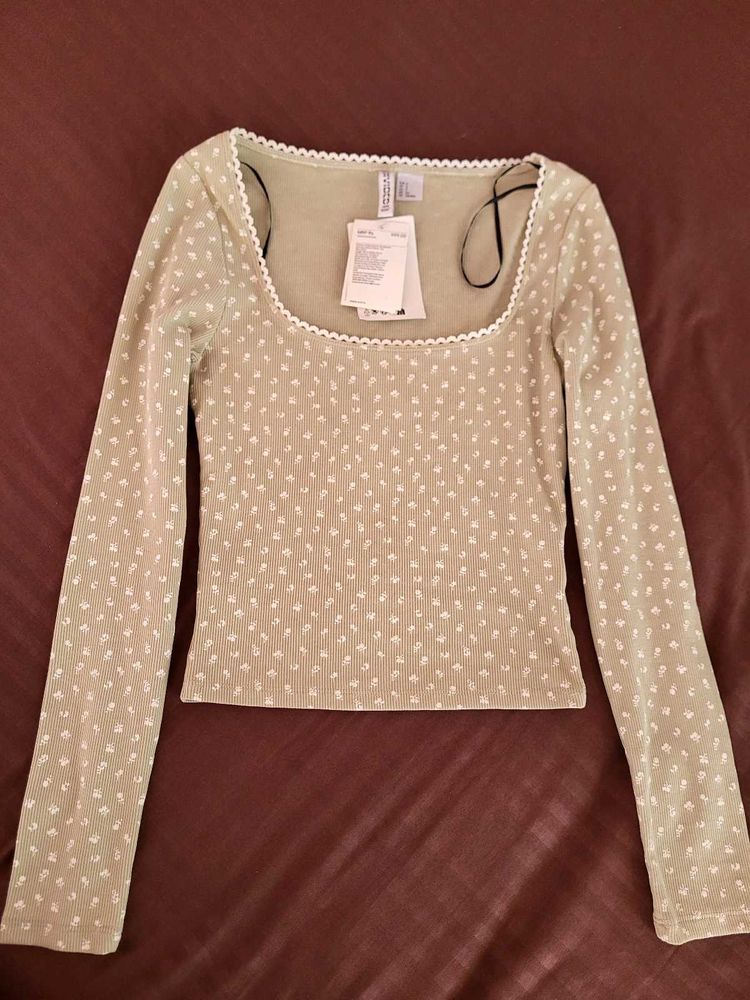 H&amp;M Sage Green Floral Top / Size- S
