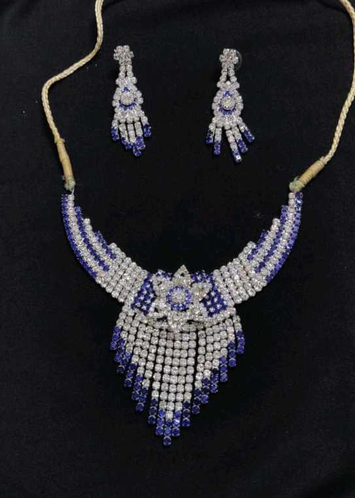 Sparkling Necklace Set