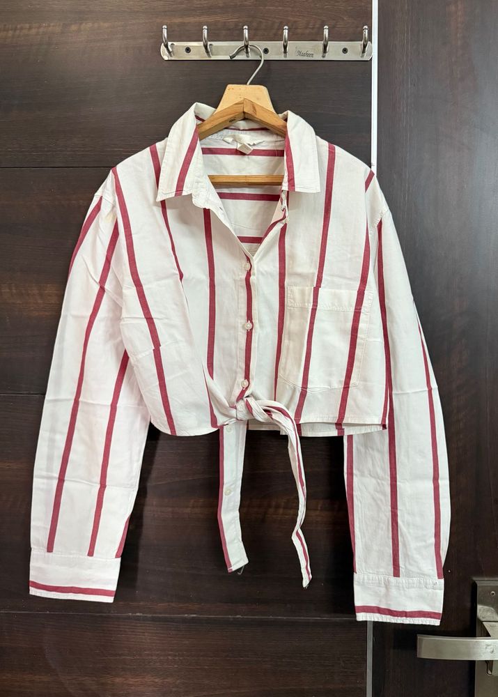 H&amp;M Tie-Front Cropped Shirt