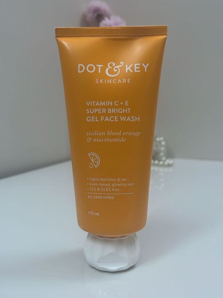 Dot&amp;key Vitamin C Facewash