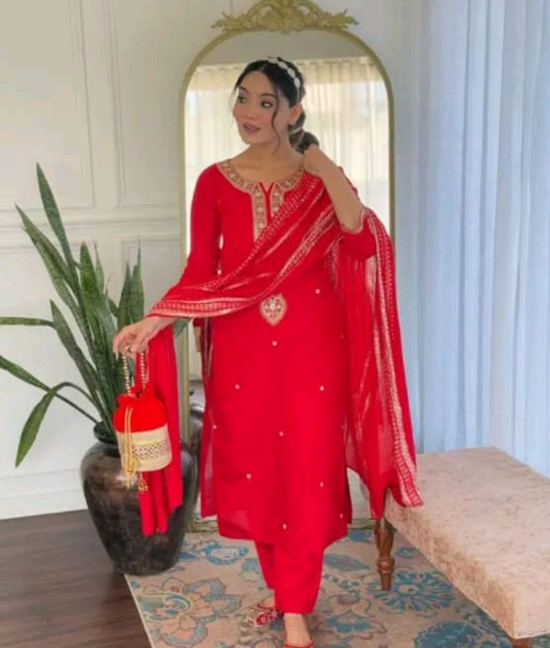 New/Unused Embroidered Kurta With Pant Dupatta