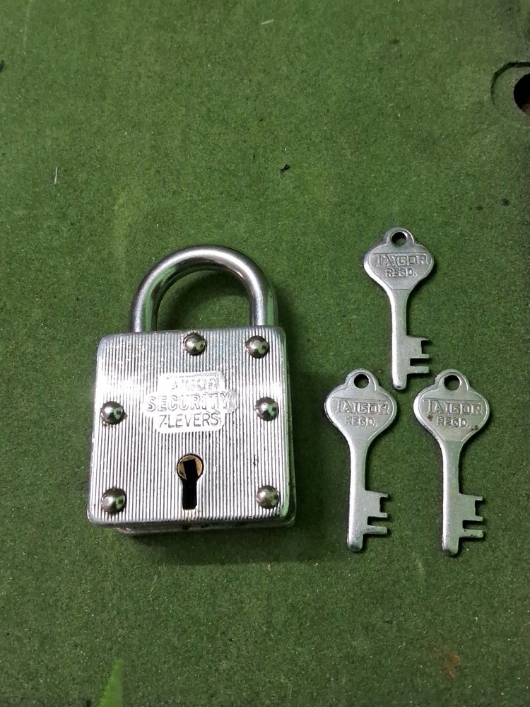 Shutter Lock