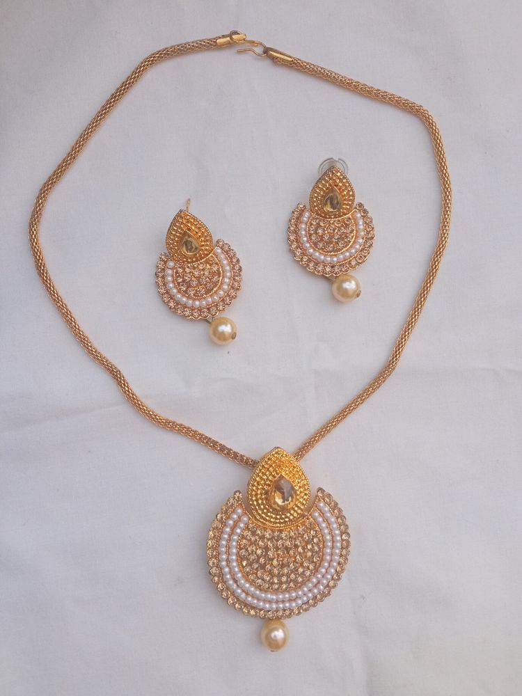Golden Necklace Earrings Set