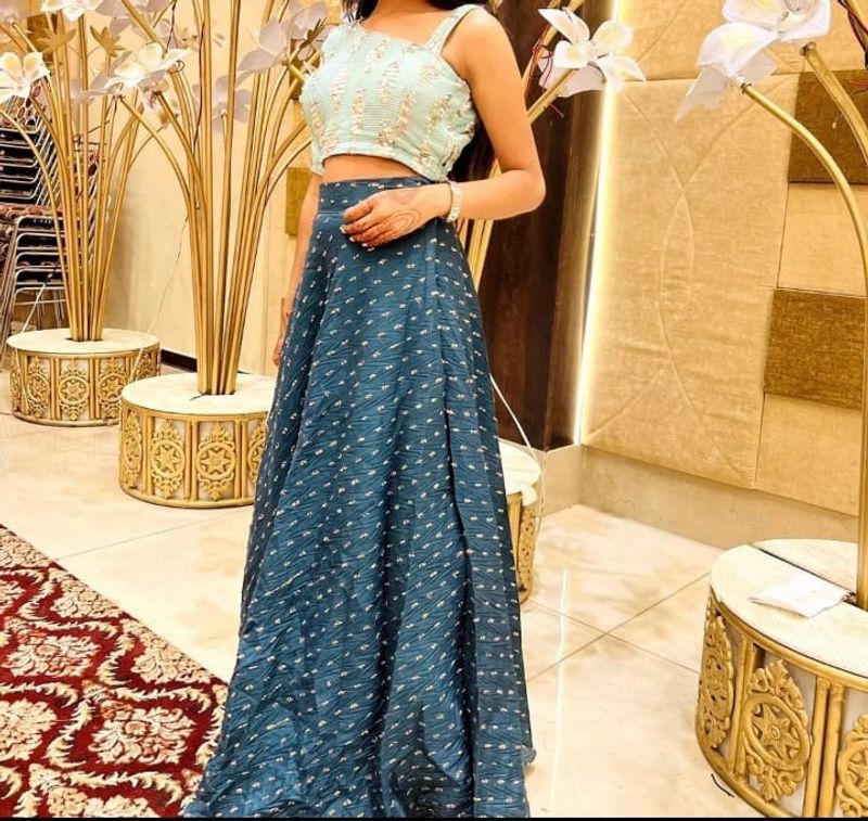 Alia Bhat Wore Same Skirt And Blouse With Squin