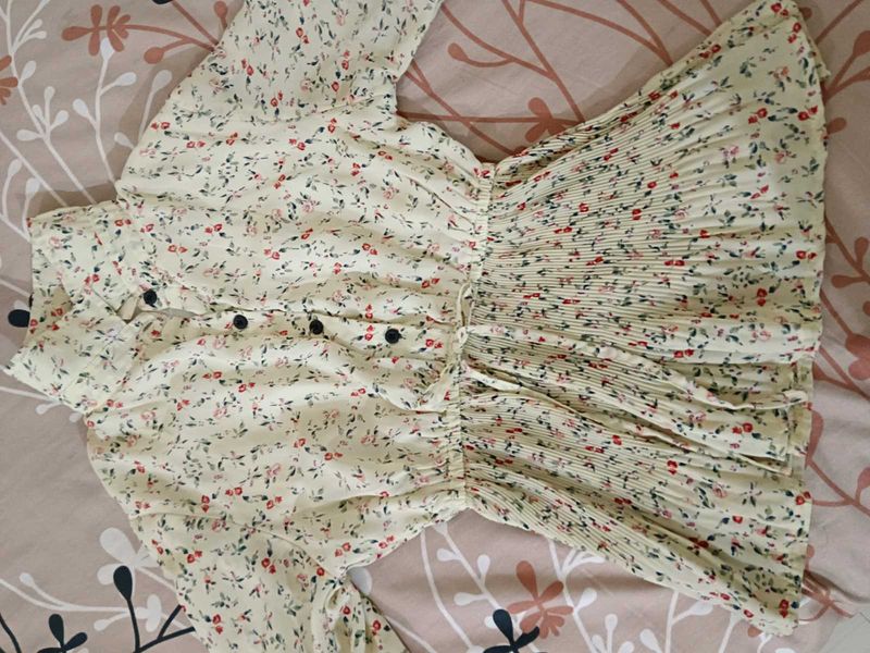 Vintage-Inspired Floral Full-Sleeve Pleated Top