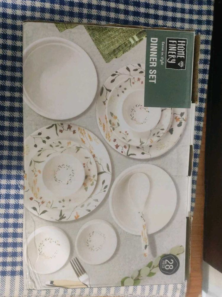 Home Finery 28-Piece melamine Dinner Set