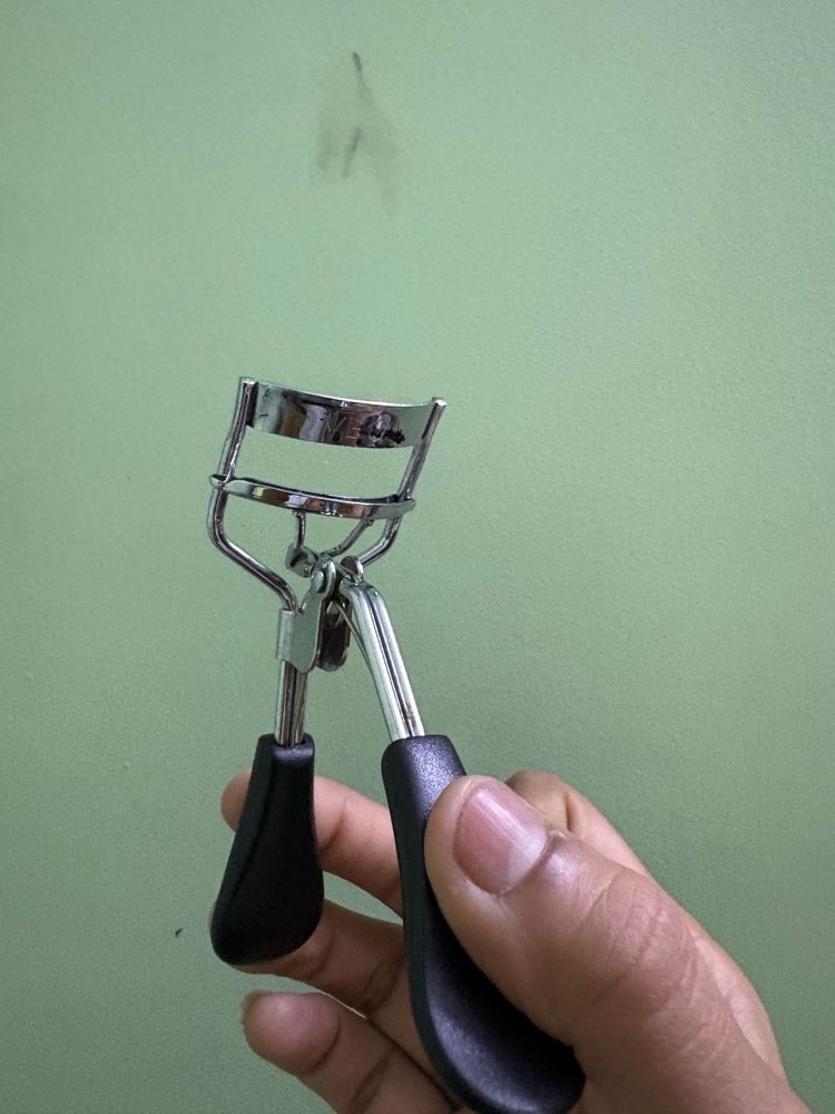 Eyelash Curler Tool