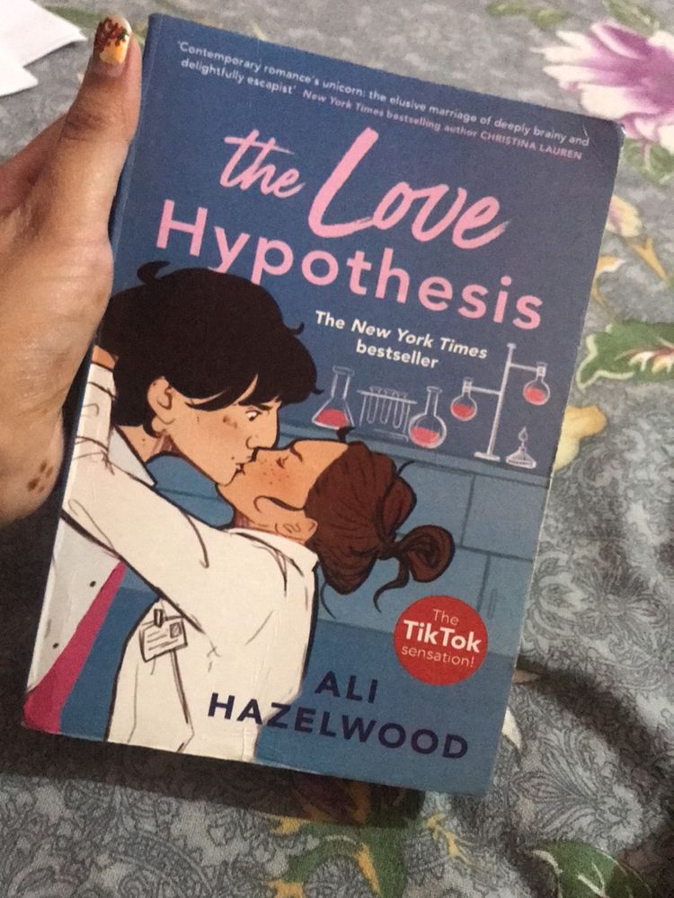 THE LOVE HYPOTHESIS BOOK