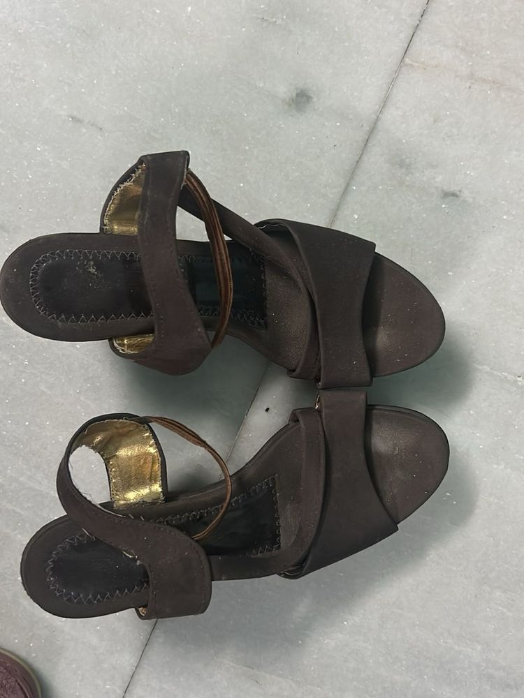 heel sandal