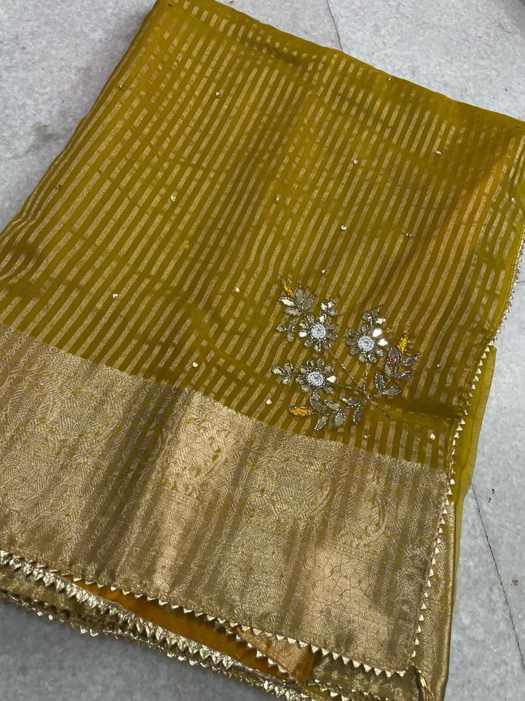 Elegant Olive Green &amp; Gold Saree