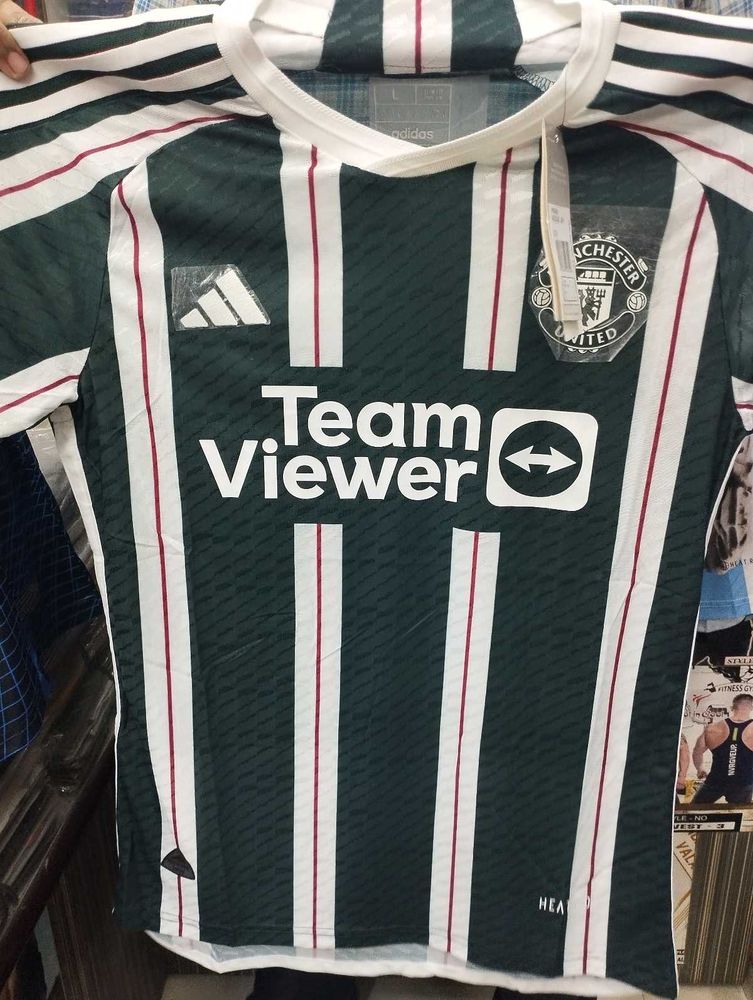 MANCHESTER UNITED FOOTBALL JERSEY