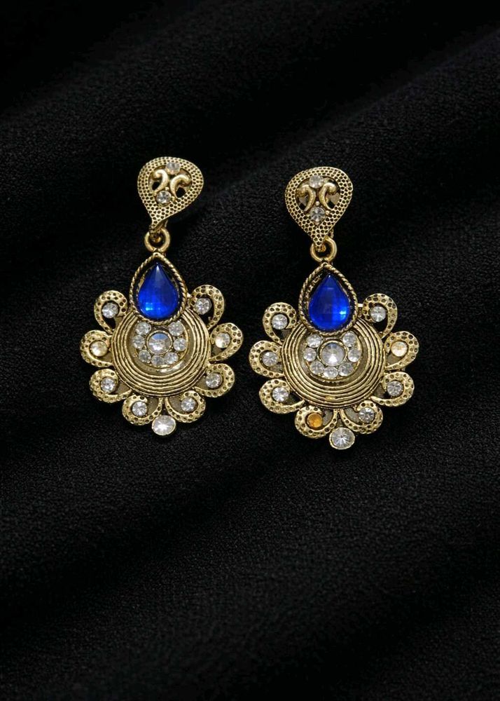 Elegant Blue &amp; Gold Earrings
