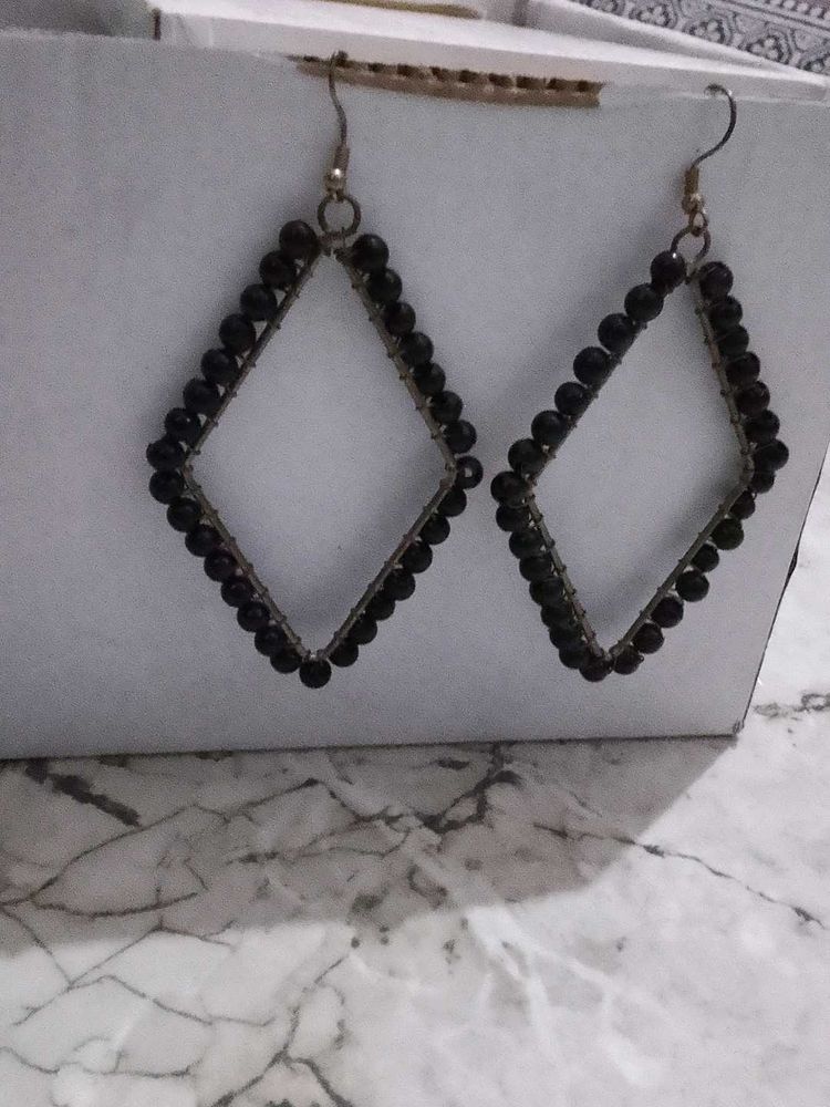 Black Purle Earings With Good Conditions