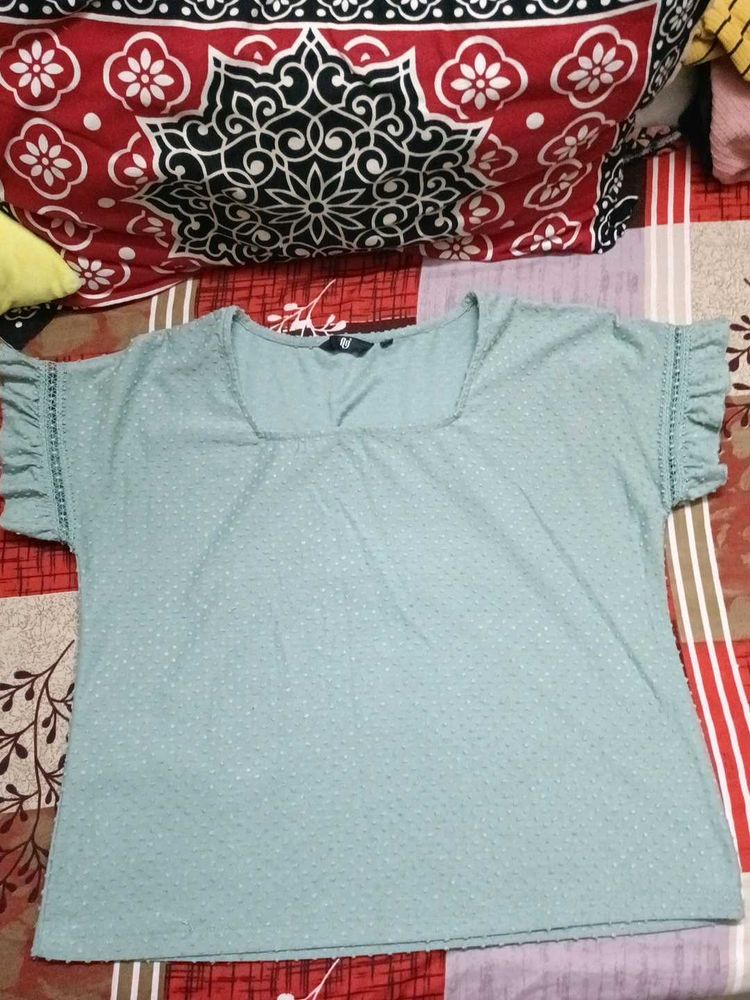 square neck top