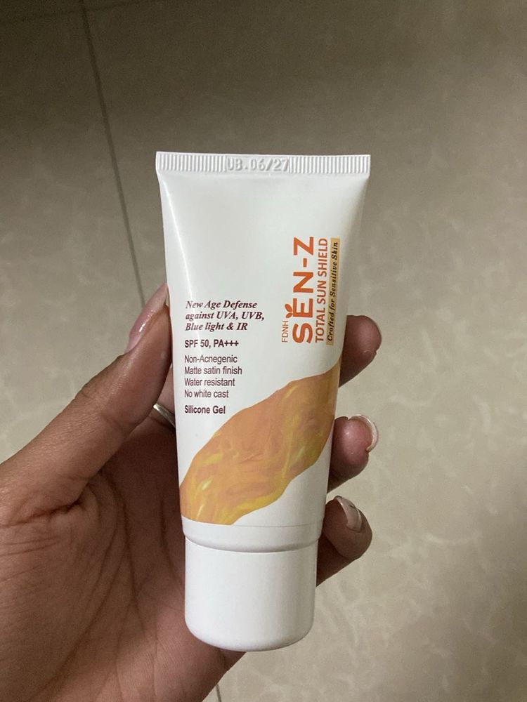 SEN-Z Total Sun Shield SPF 50