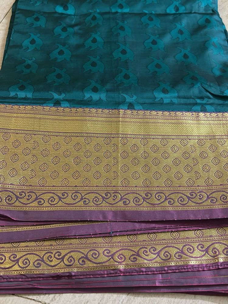 Elegant Teal &amp; Gold Saree