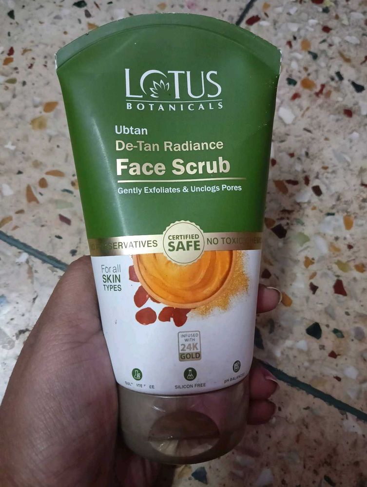 Lotus Botanicals Ubtan Face Scrub