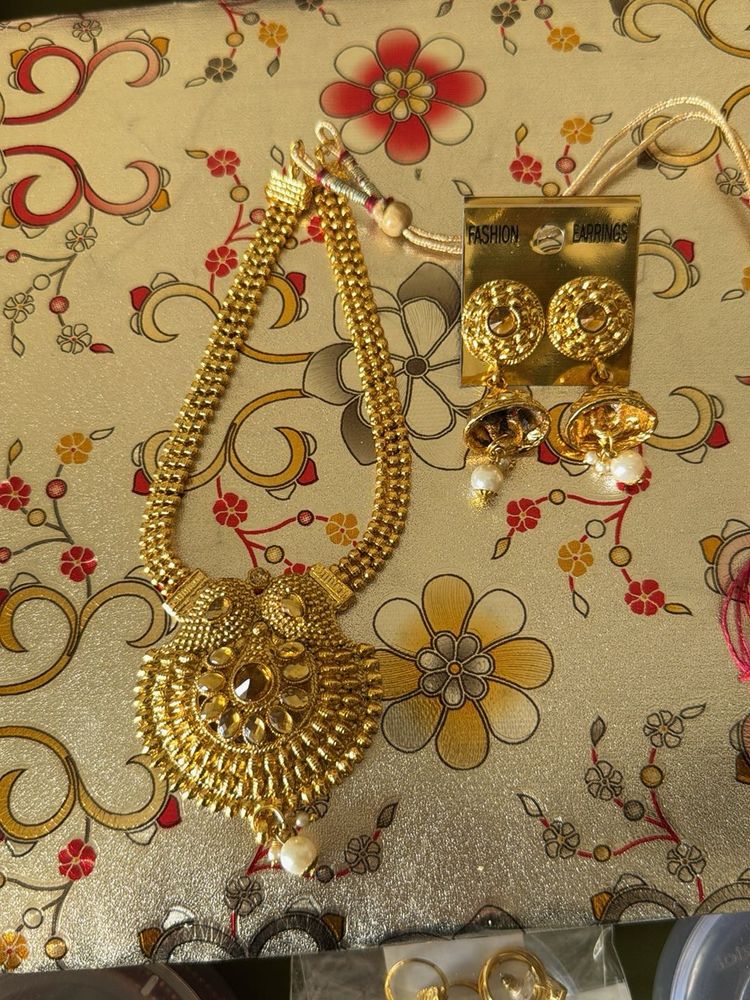 Gold Necklace Set