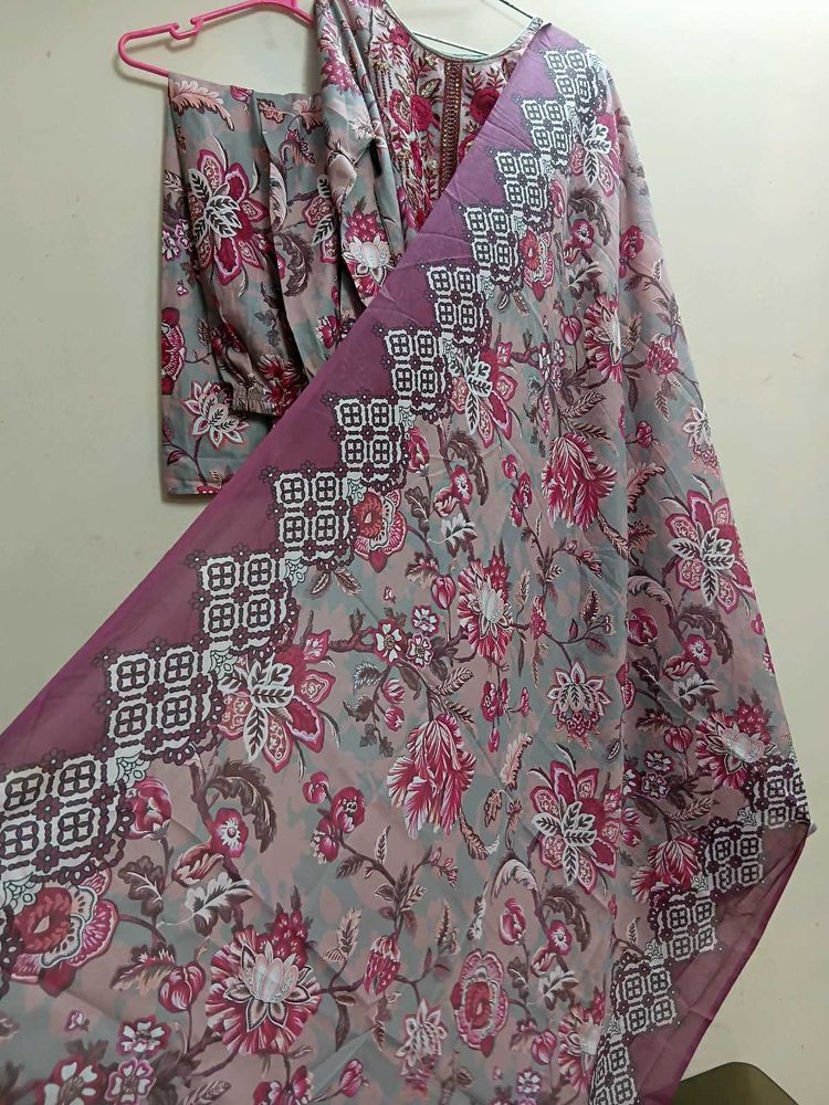 Pakistani Embroided Patch Suit