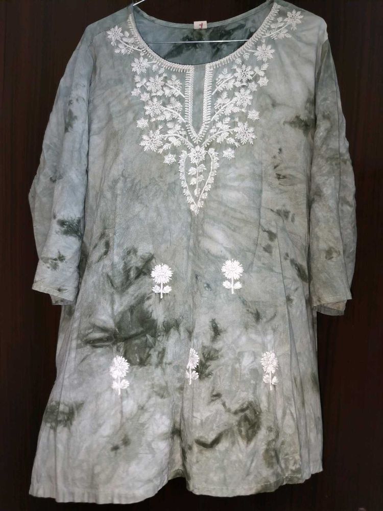 Tie-Dye Embroidered Tunic Top