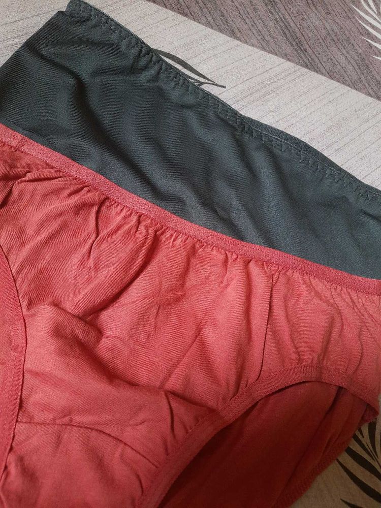 2 Panties