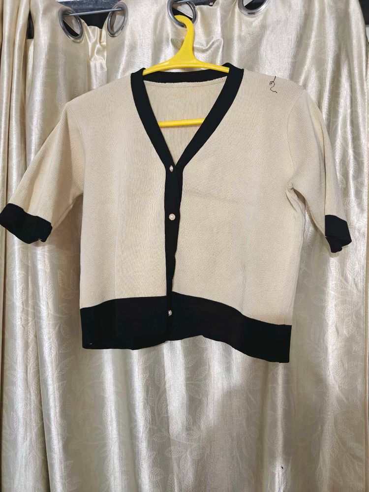 Elegant Two-Tone Knit Cardigan