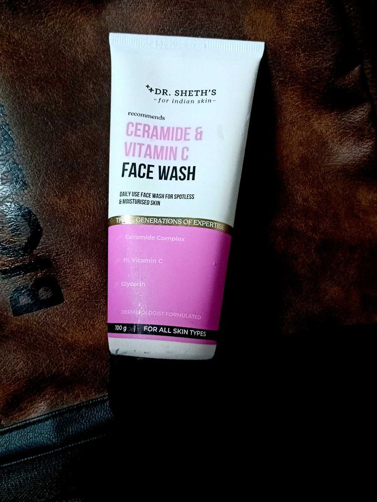 Dr Sheth&#39;s Ceramide &amp; Vitamin C Facewash