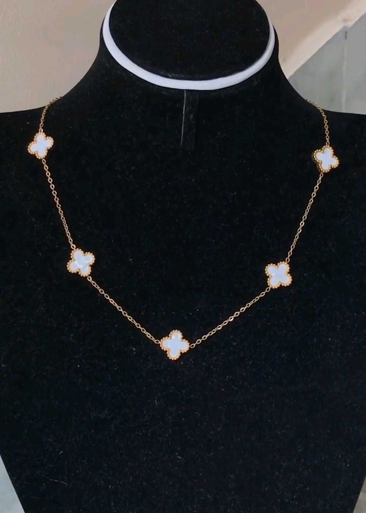 Clover Necklace