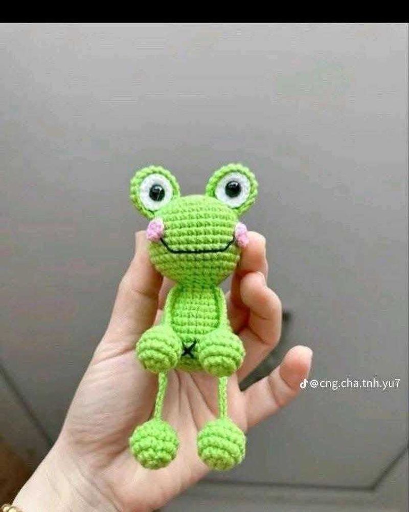 Crochet Frog Keychain