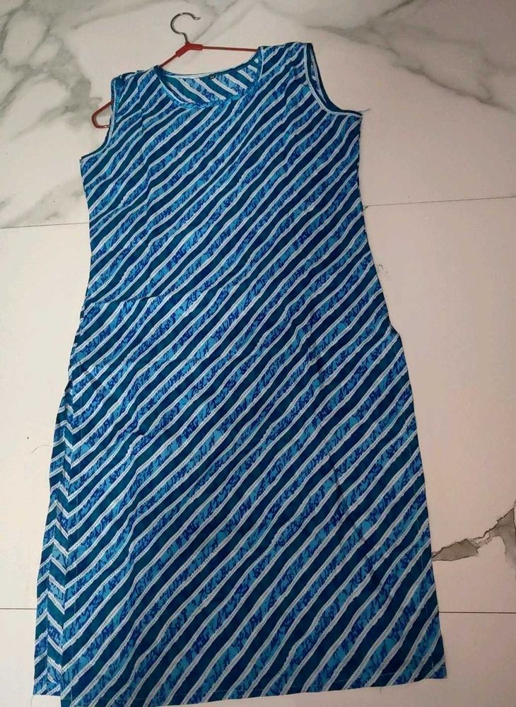 sleeveless blue pattern kurti
