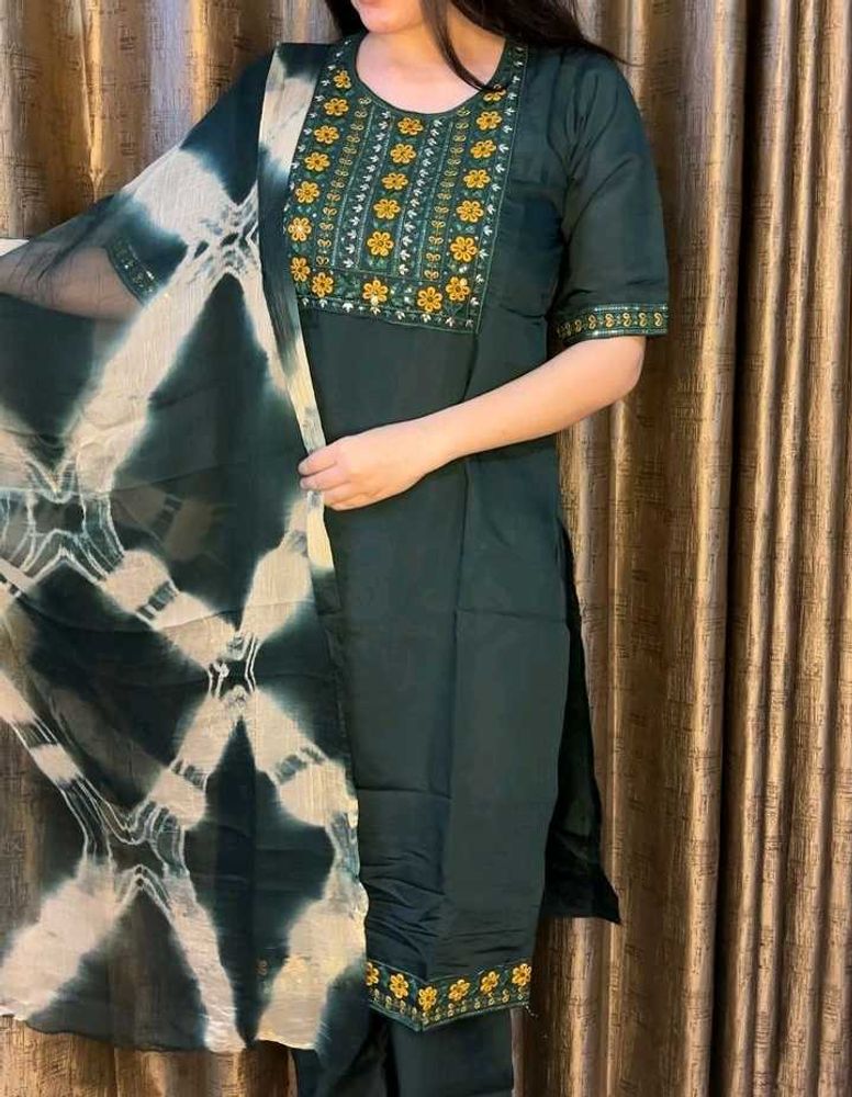 Pretty Suit Set New With TAG