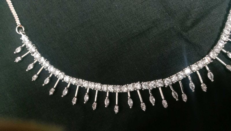 White Stone Neck Set