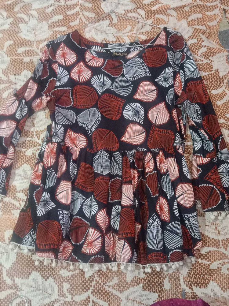 Leaf Print Long Sleeve Top