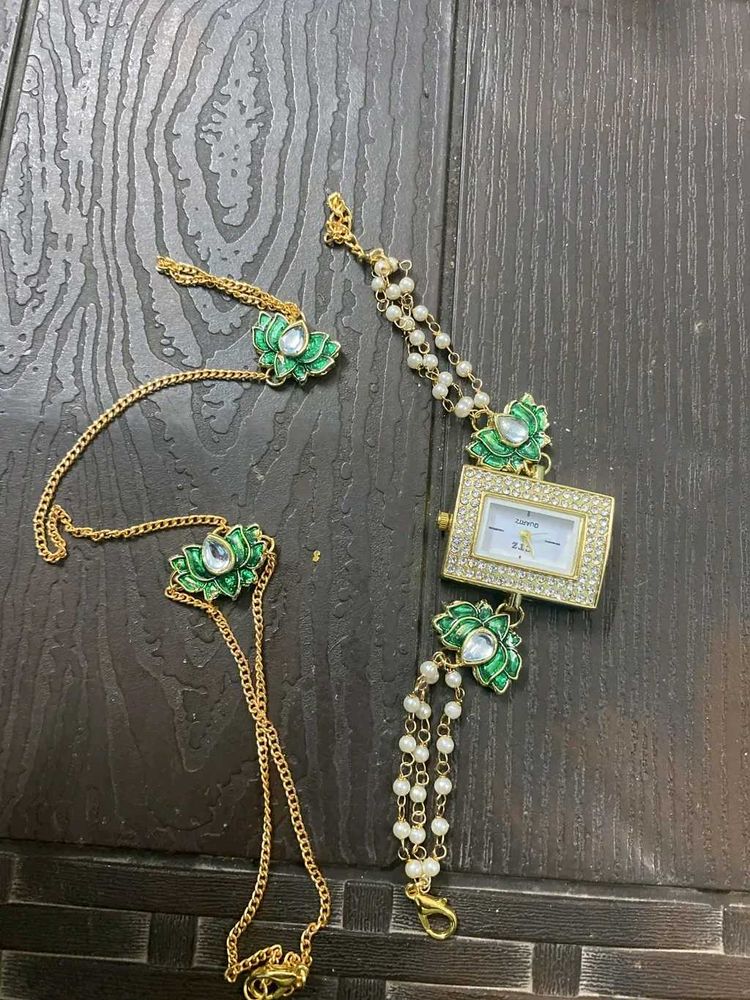 Elegant Gold &amp; Green Watch