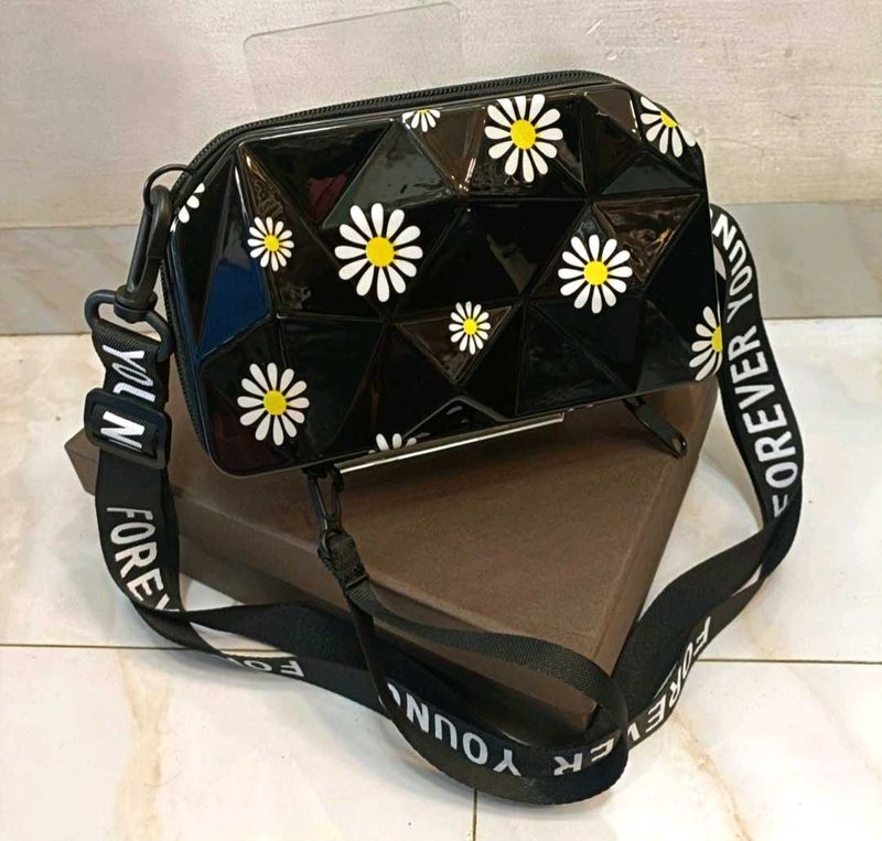 Daisy Crossbody Bag And Kurtha