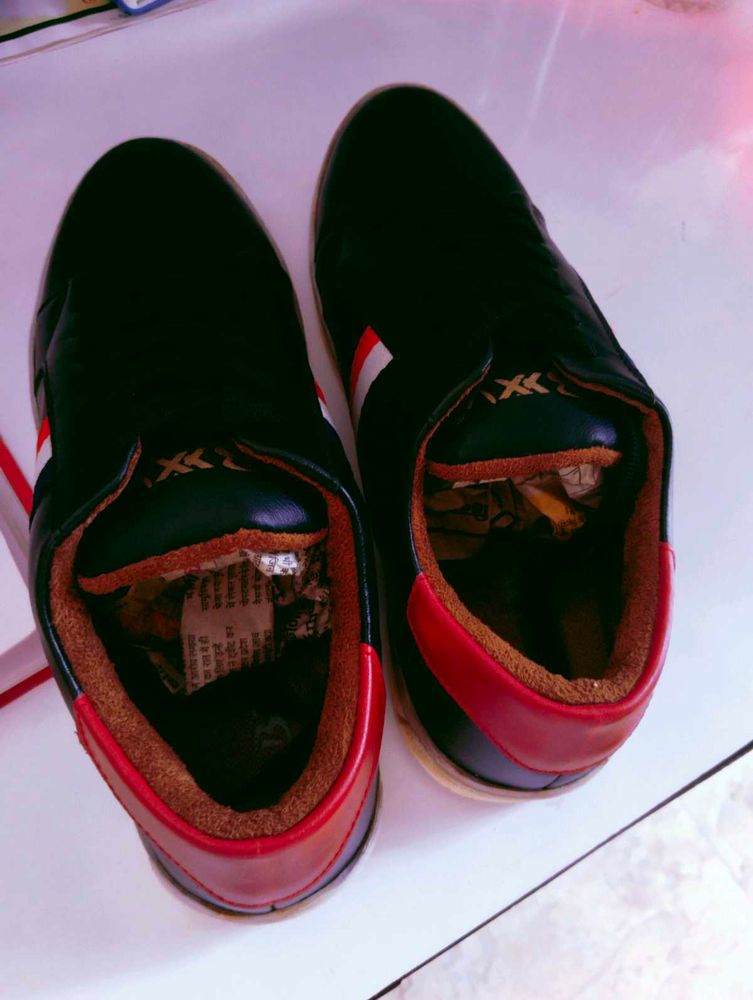Canvas B